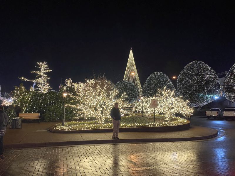 _OprylandHotel_ChristmasLights_Outside